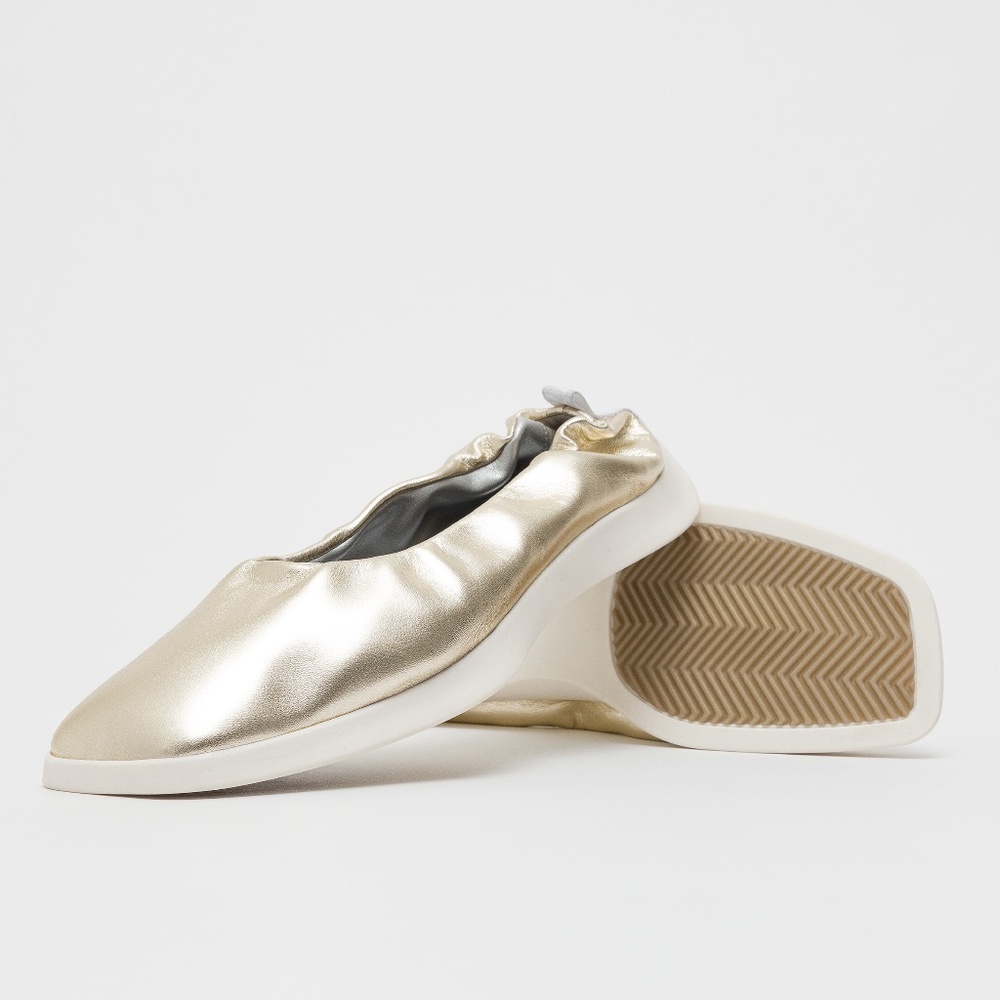 P448 Bella Gold Flats